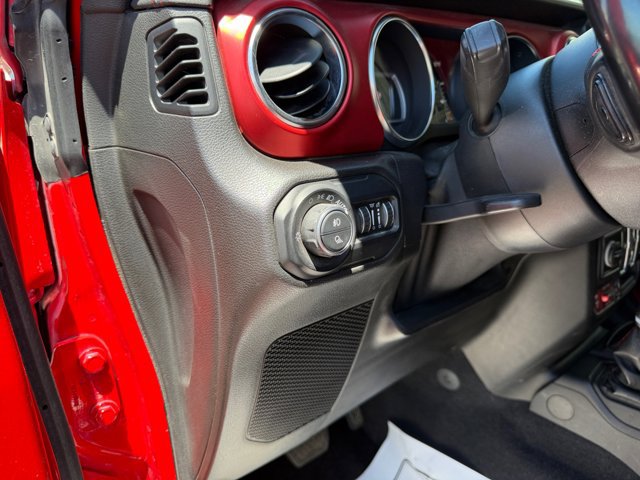 Used 2021 Jeep Gladiator Rubicon AWD/4WD image 27