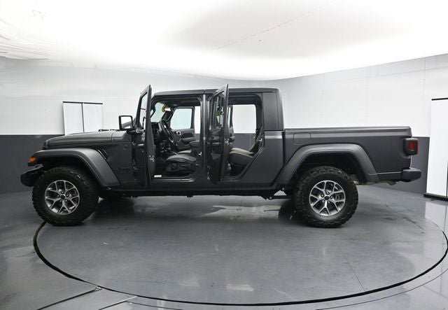 Used 2024 Jeep Gladiator Sport AWD/4WD image 38