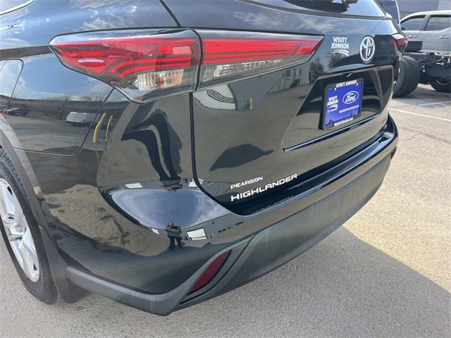 Used 2023 Toyota Highlander LE image 10