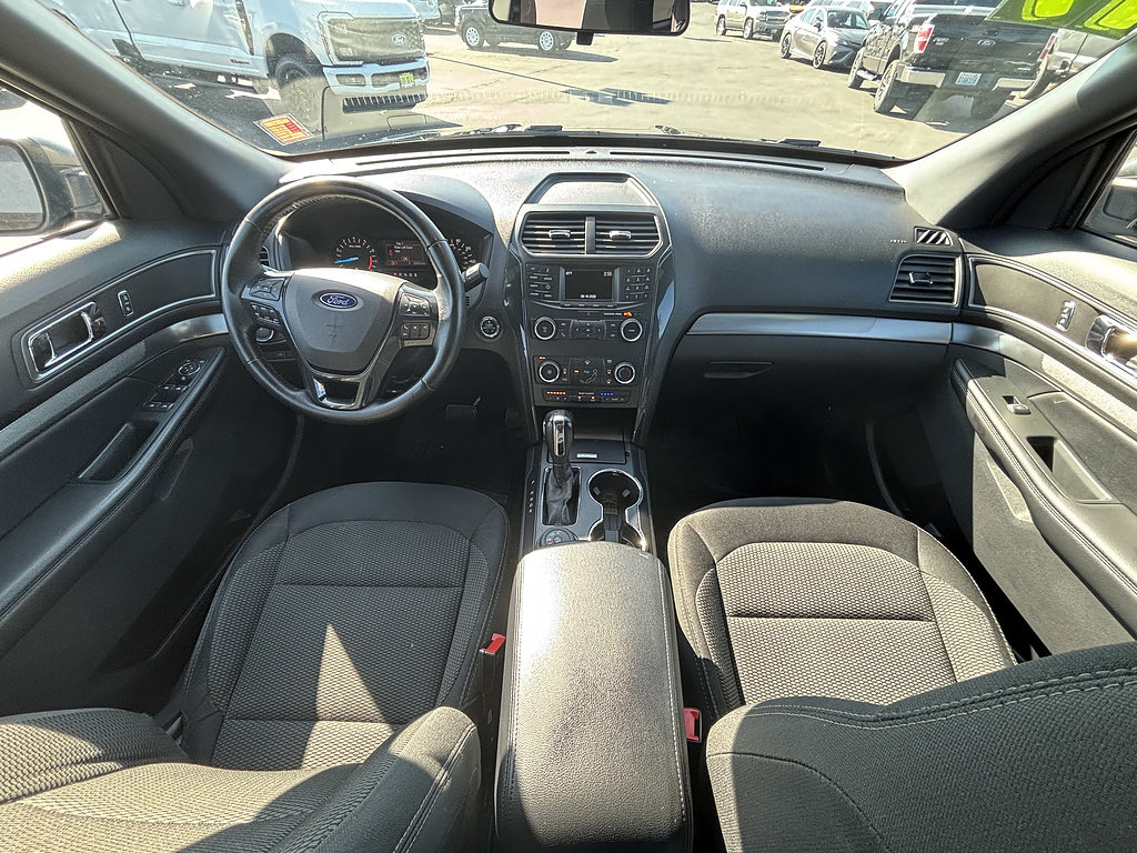 Certified 2019 Ford Explorer XLT w/ Class III Trailer Tow Package AWD/4WD image 17