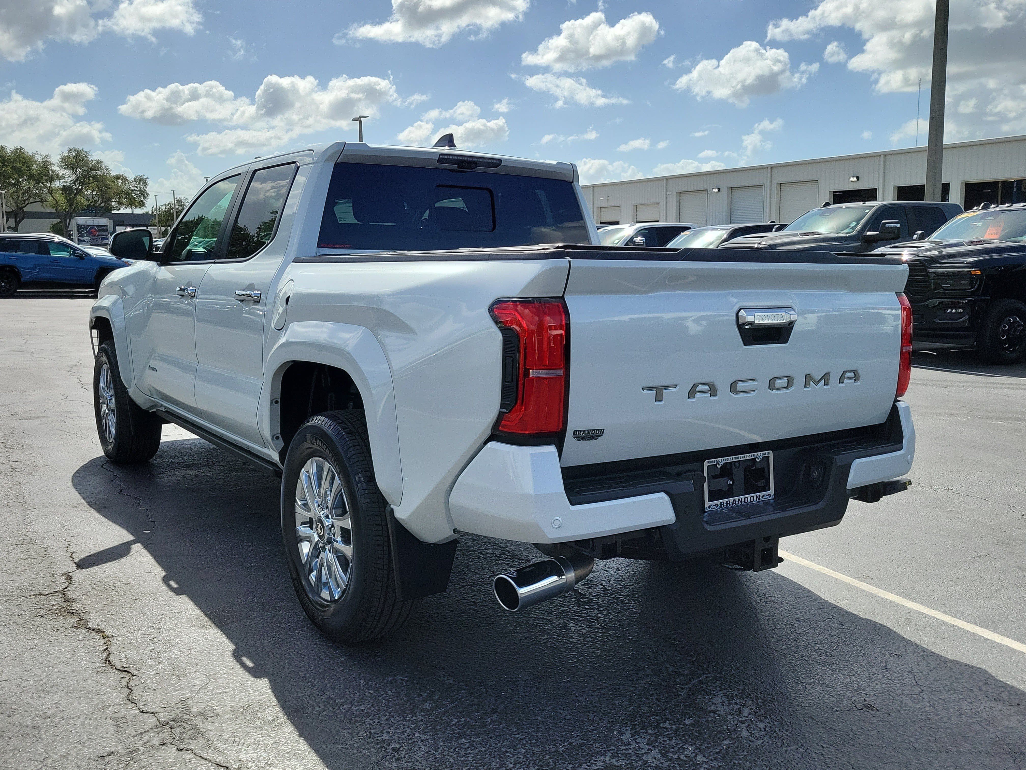 Used 2026 Toyota Tacoma Limited AWD/4WD image 7