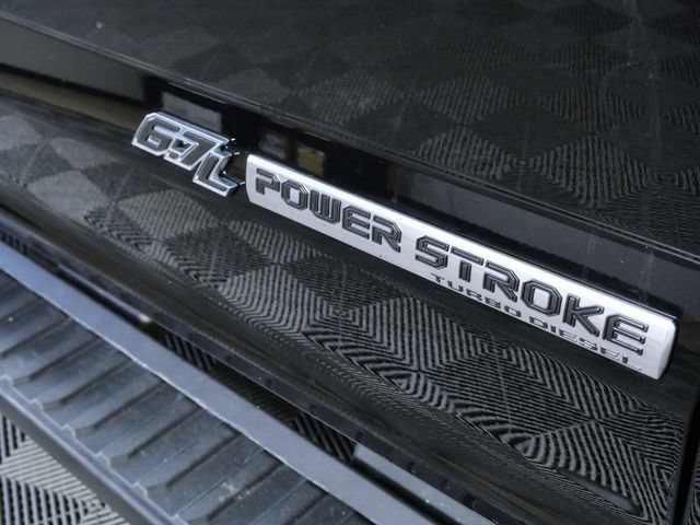 Certified 2022 Ford F250 XLT w/ Black Appearance Package AWD/4WD image 8