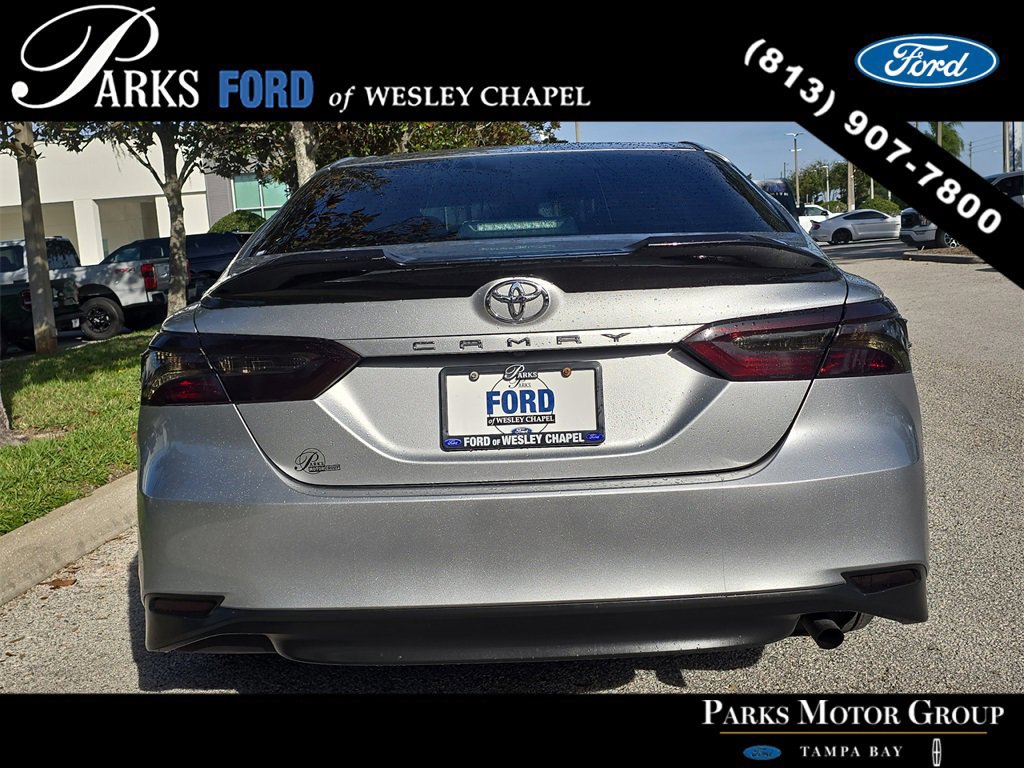 Used 2018 Toyota Camry L image 4
