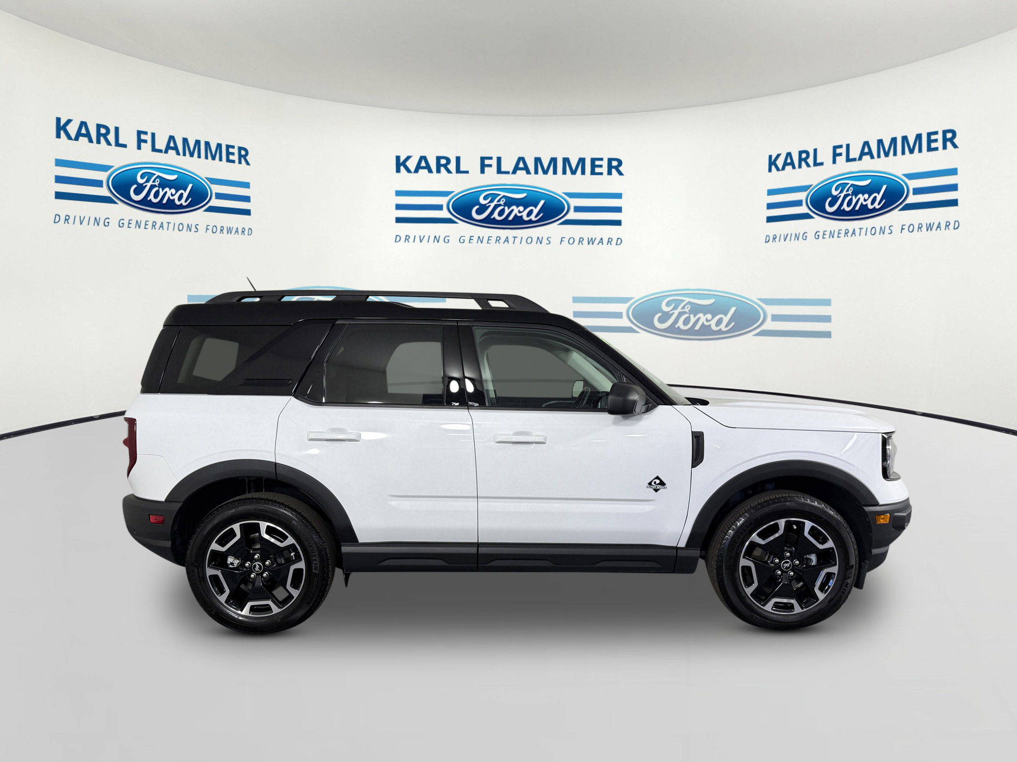 Certified 2024 Ford Bronco Sport Outer Banks w/ Tech Package AWD/4WD image 2