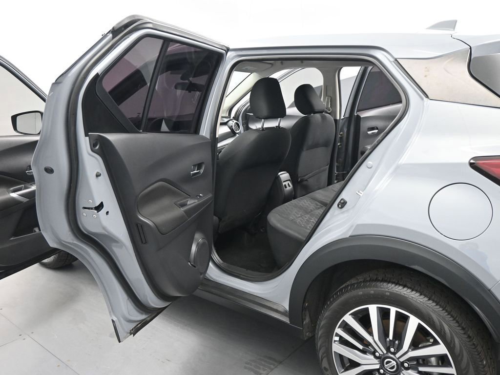 Used 2021 Nissan Kicks SV image 45