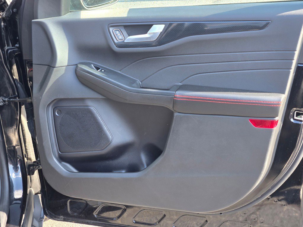 Certified 2023 Ford Escape ST-Line w/ Tech Pack #1 image 4