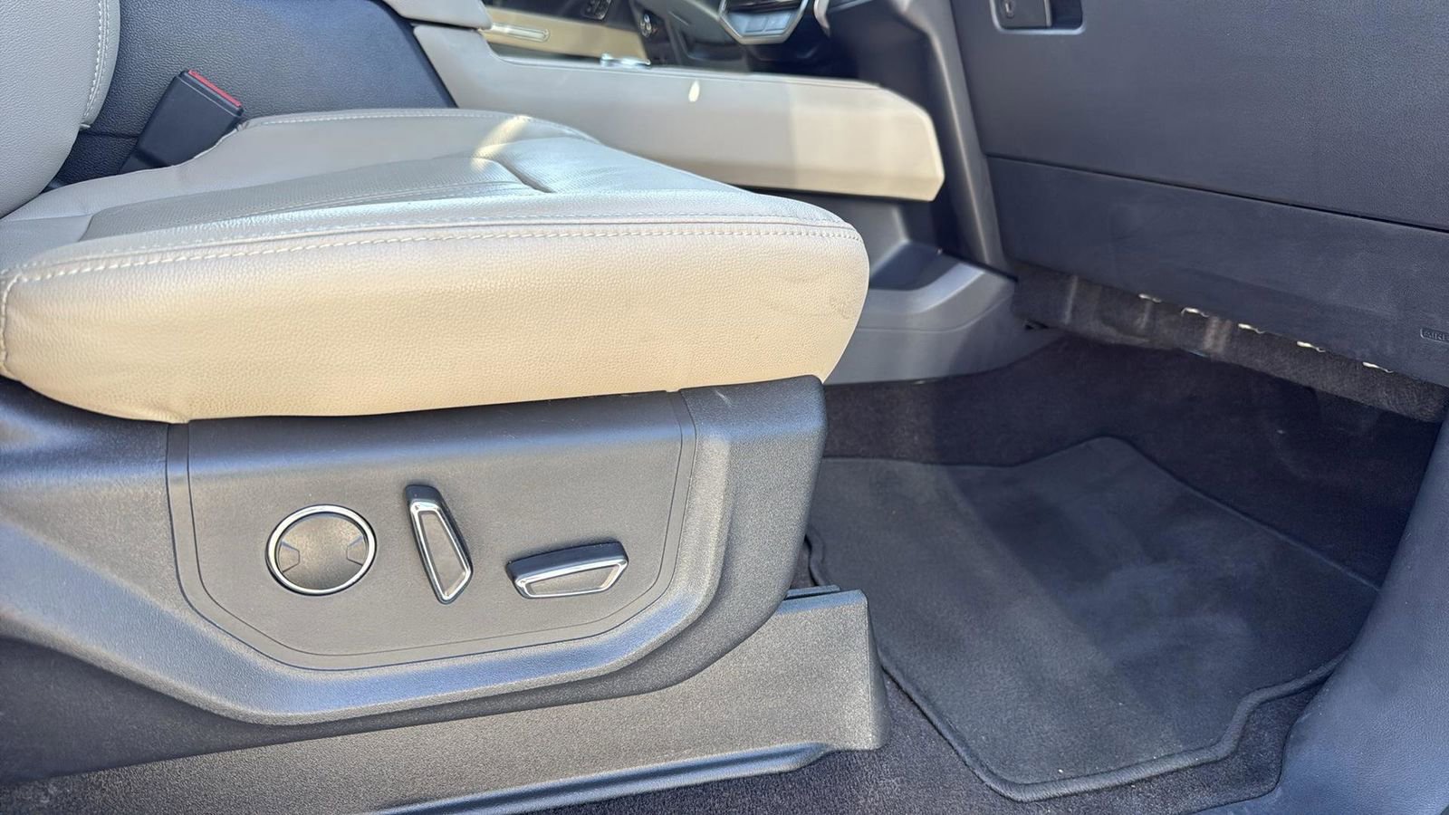 Certified 2023 Ford Expedition Limited image 25