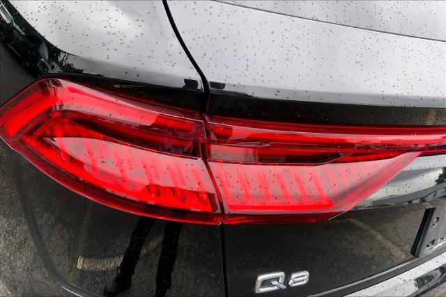 Used 2023 Audi Q8 Prestige AWD/4WD image 27