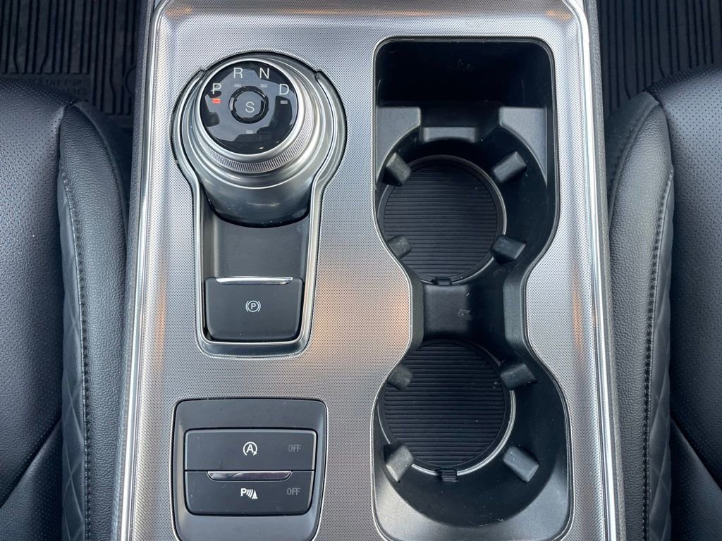 Certified 2024 Ford Edge Titanium w/ Equipment Group 301A image 16