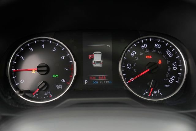 Used 2021 Toyota RAV4 XLE w/ Convenience Package image 25