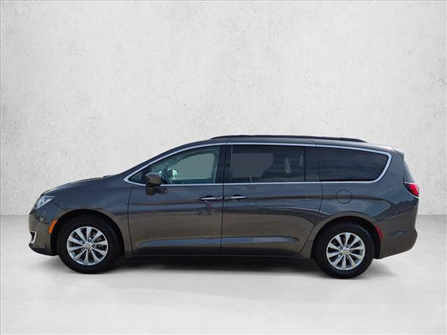 Used 2018 Chrysler Pacifica Touring Plus FWD image 9