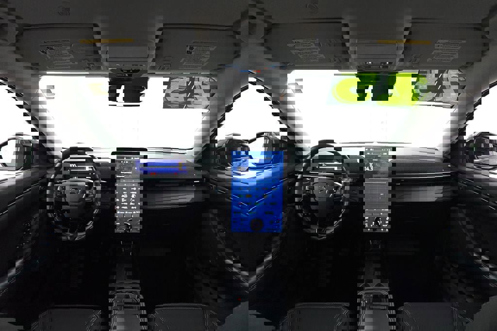 Certified 2025 Ford Mustang Mach-E Premium image 7