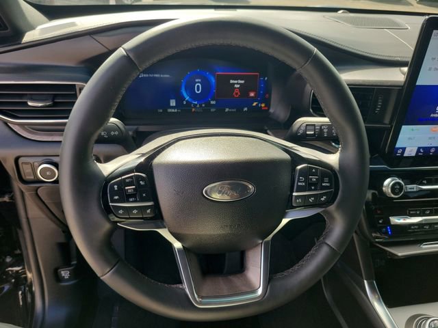 Certified 2023 Ford Explorer Platinum w/ Technology Package image 21