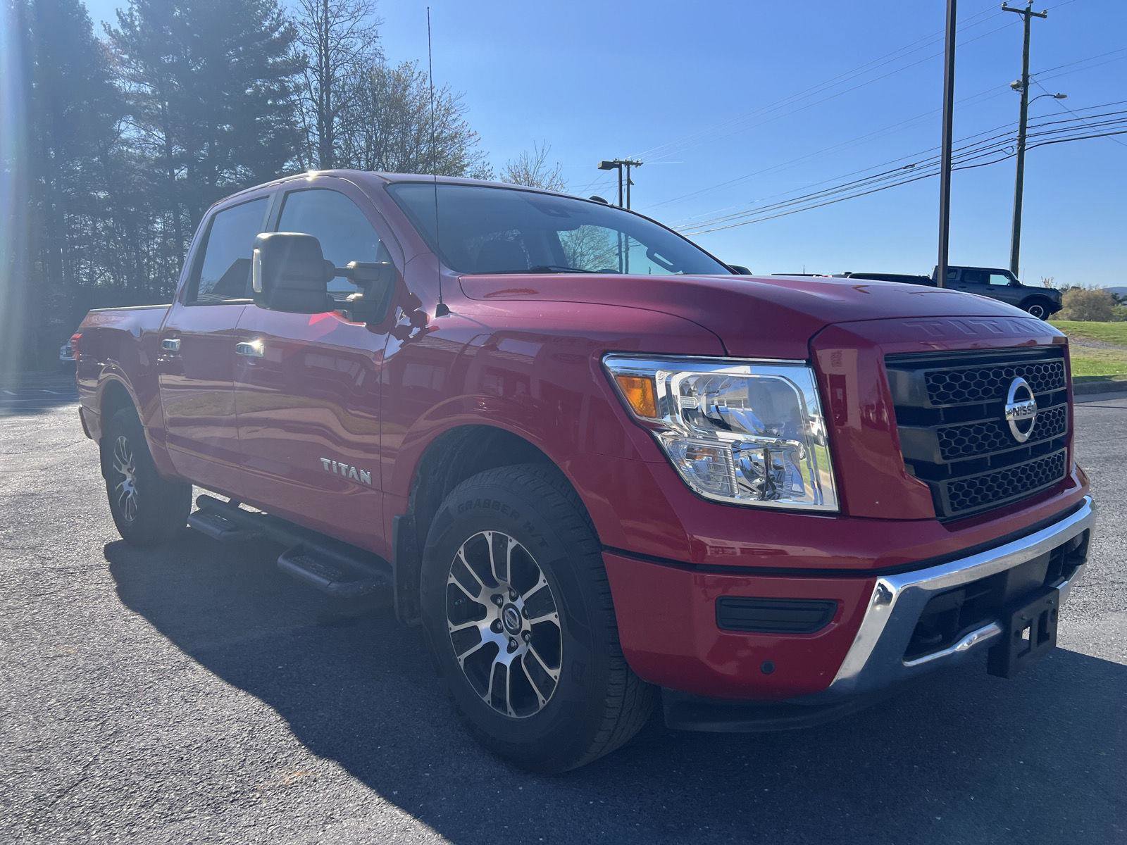 Used 2021 Nissan Titan SV w/ SV Convenience Package image 8