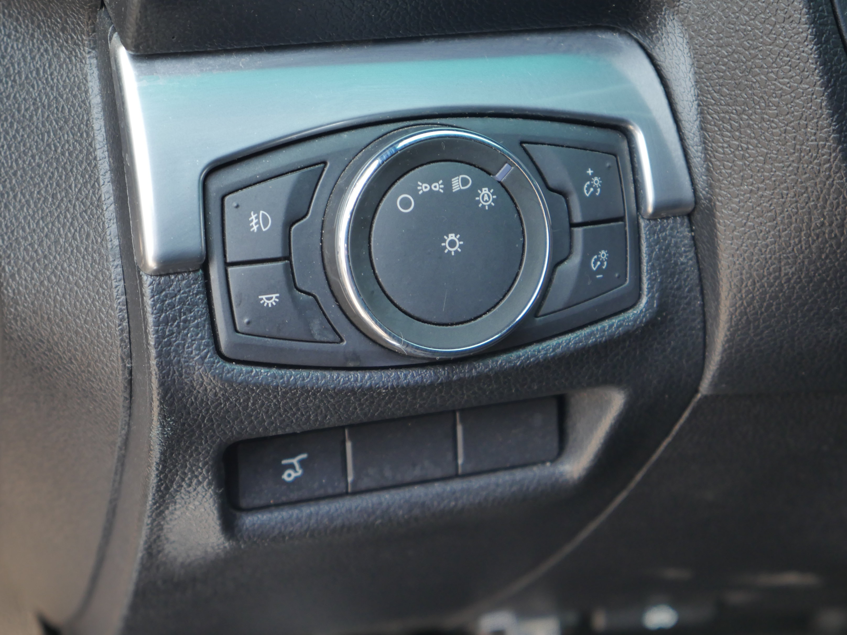 Certified 2017 Ford Explorer Limited FWD image 5