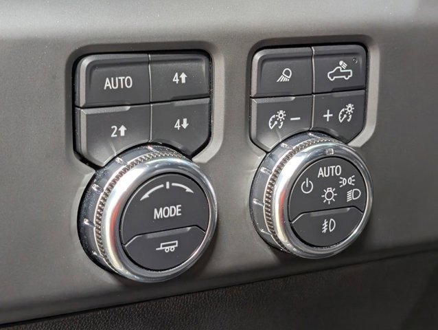 Used 2024 GMC Sierra 2500 AT4 w/ AT4 Premium Plus Package AWD/4WD image 11