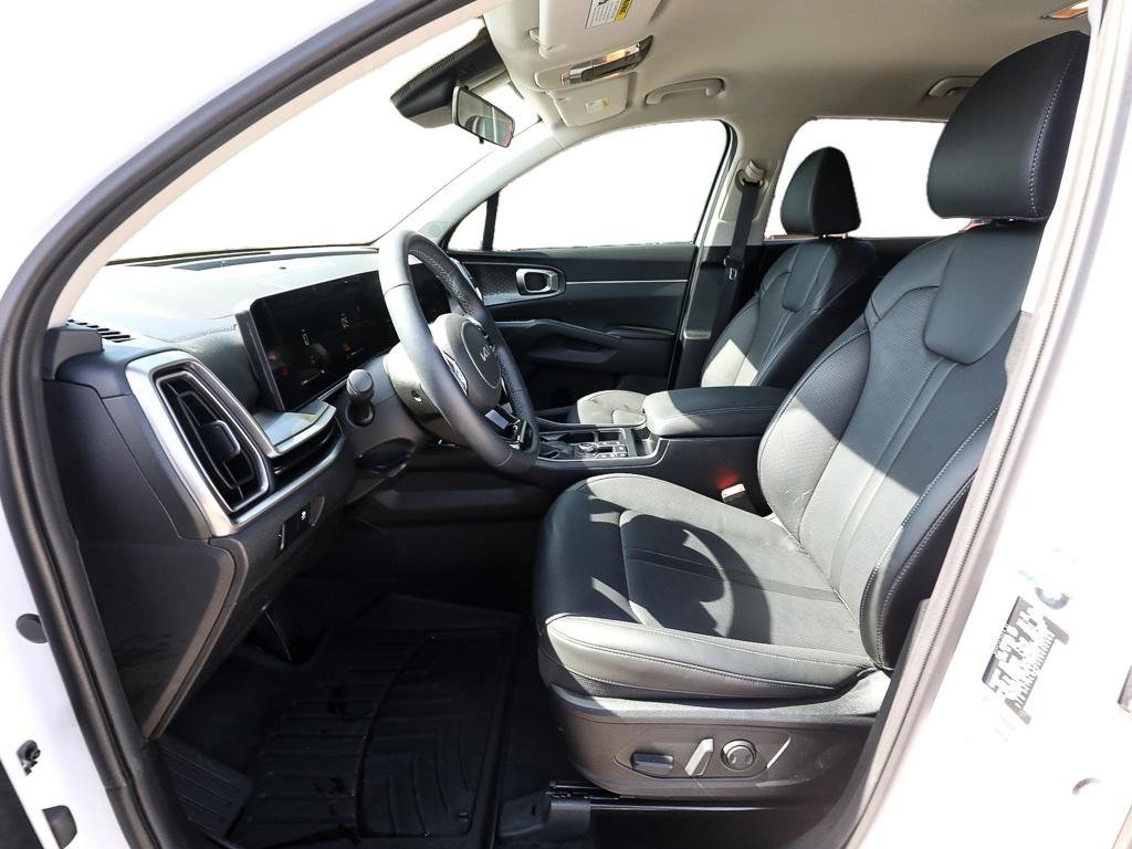 Used 2025 Kia Sorento S AWD/4WD image 12