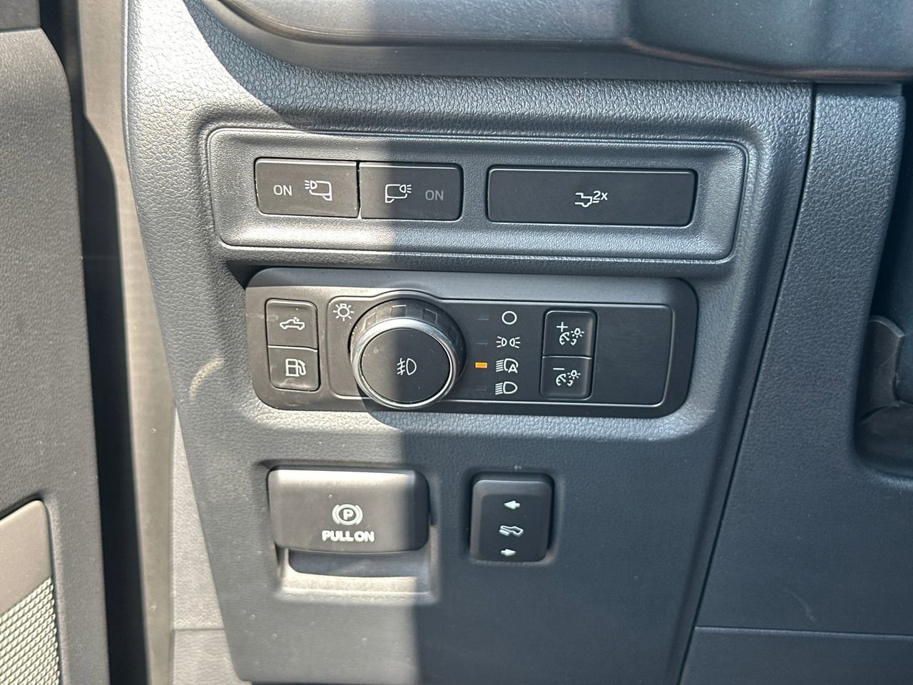 Certified 2022 Ford F150 Lariat w/ Equipment Group 502A High AWD/4WD image 33