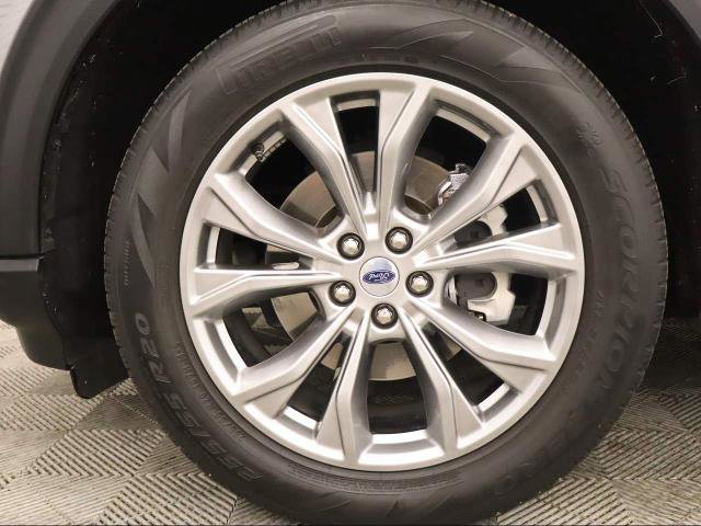 Certified 2023 Ford Explorer XLT w/ Equipment Group 202A RWD image 17