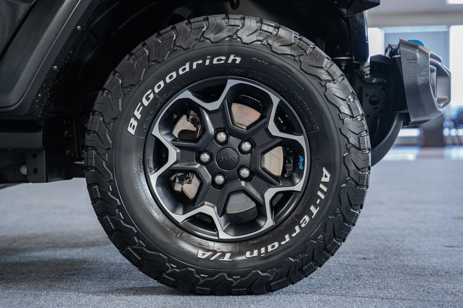 Used 2022 Jeep Wrangler Unlimited Rubicon 4xe w/ Cold Weather Group AWD/4WD image 26