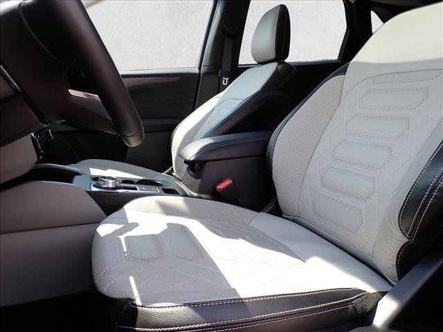 Certified 2023 Ford Escape Platinum w/ Premium Technology Package AWD/4WD image 12