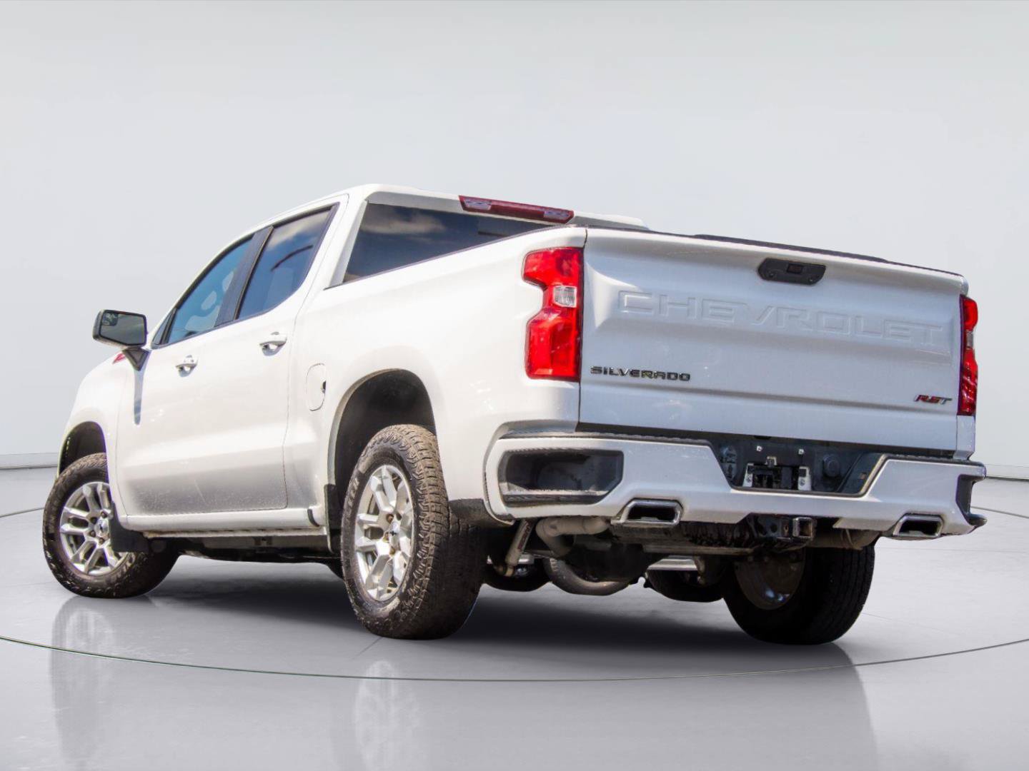 Used 2023 Chevrolet Silverado 1500 RST AWD/4WD image 3