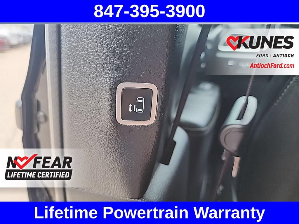 Used 2025 Chrysler Pacifica Select FWD image 42
