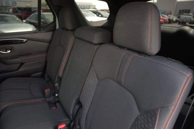 Used 2025 Honda Pilot Sport image 13