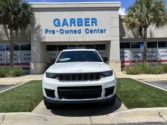 Used 2025 Jeep Grand Cherokee L Laredo w/ Luxury Tech Group I RWD image 14