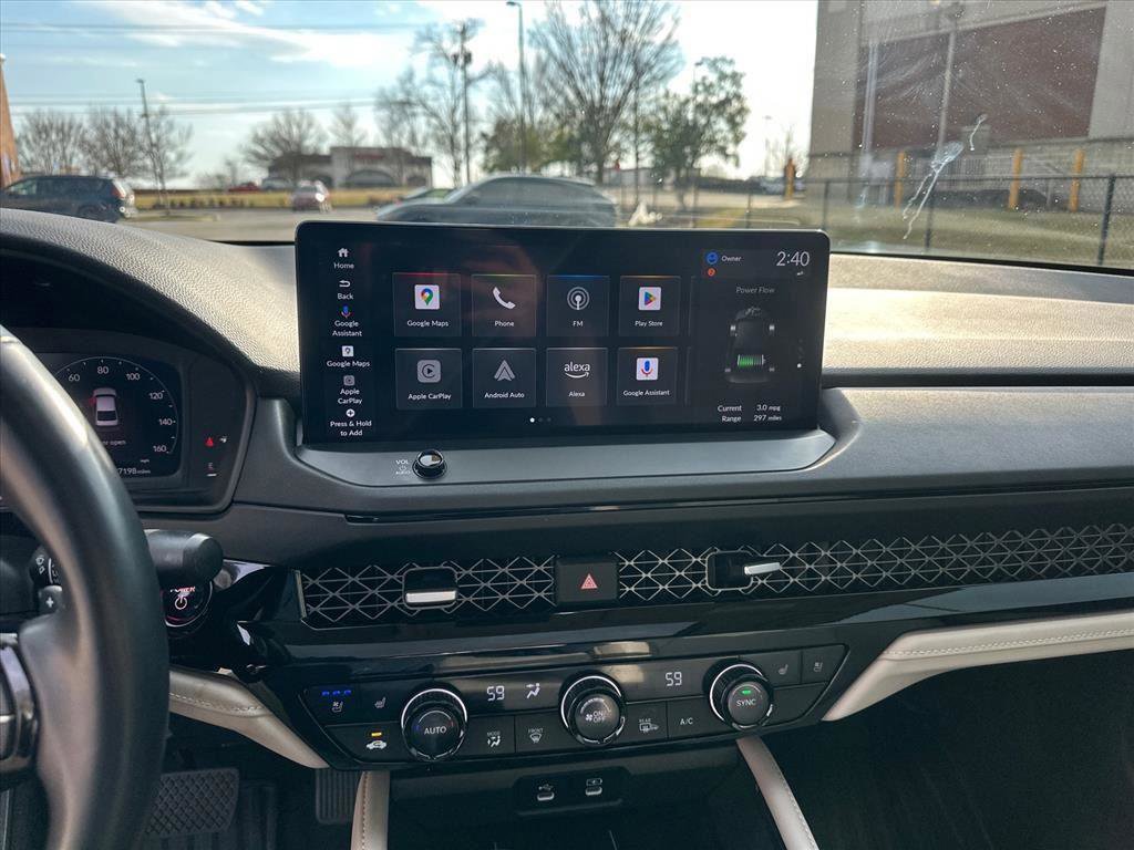 Used 2023 Honda Accord Touring image 12