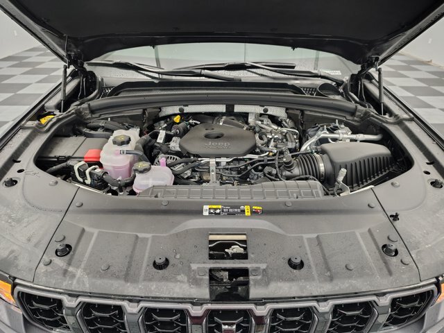 Used 2026 Jeep Grand Cherokee Limited AWD/4WD image 17