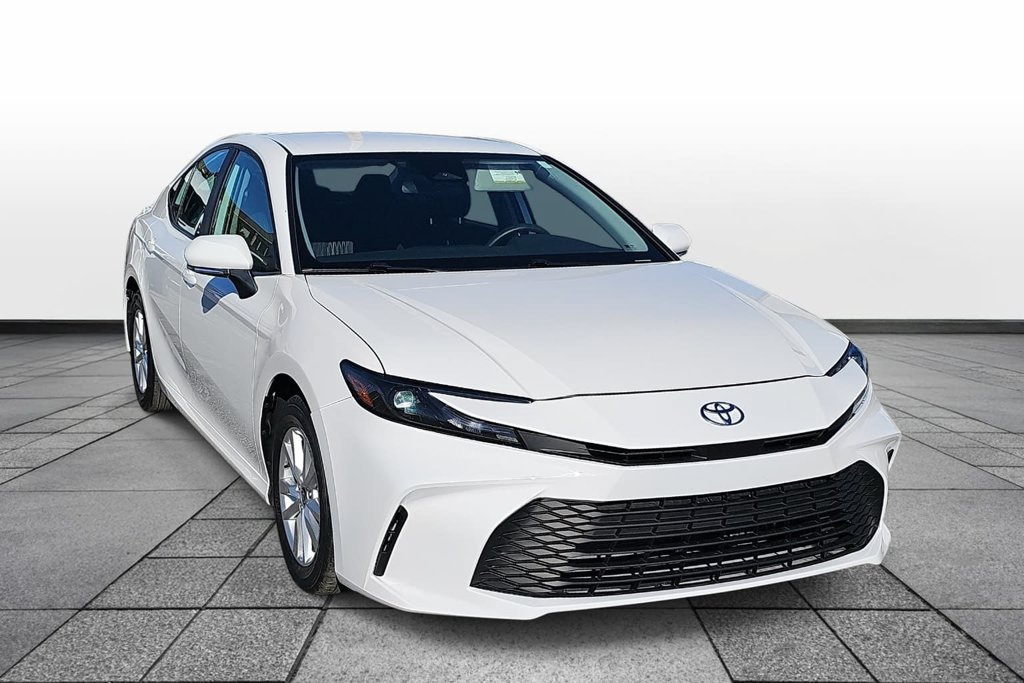 Used 2025 Toyota Camry LE FWD image 3