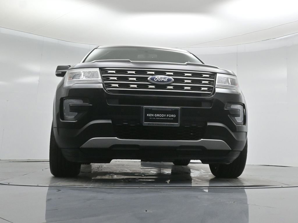 Certified 2017 Ford Explorer XLT w/ Equipment Group 202A image 49