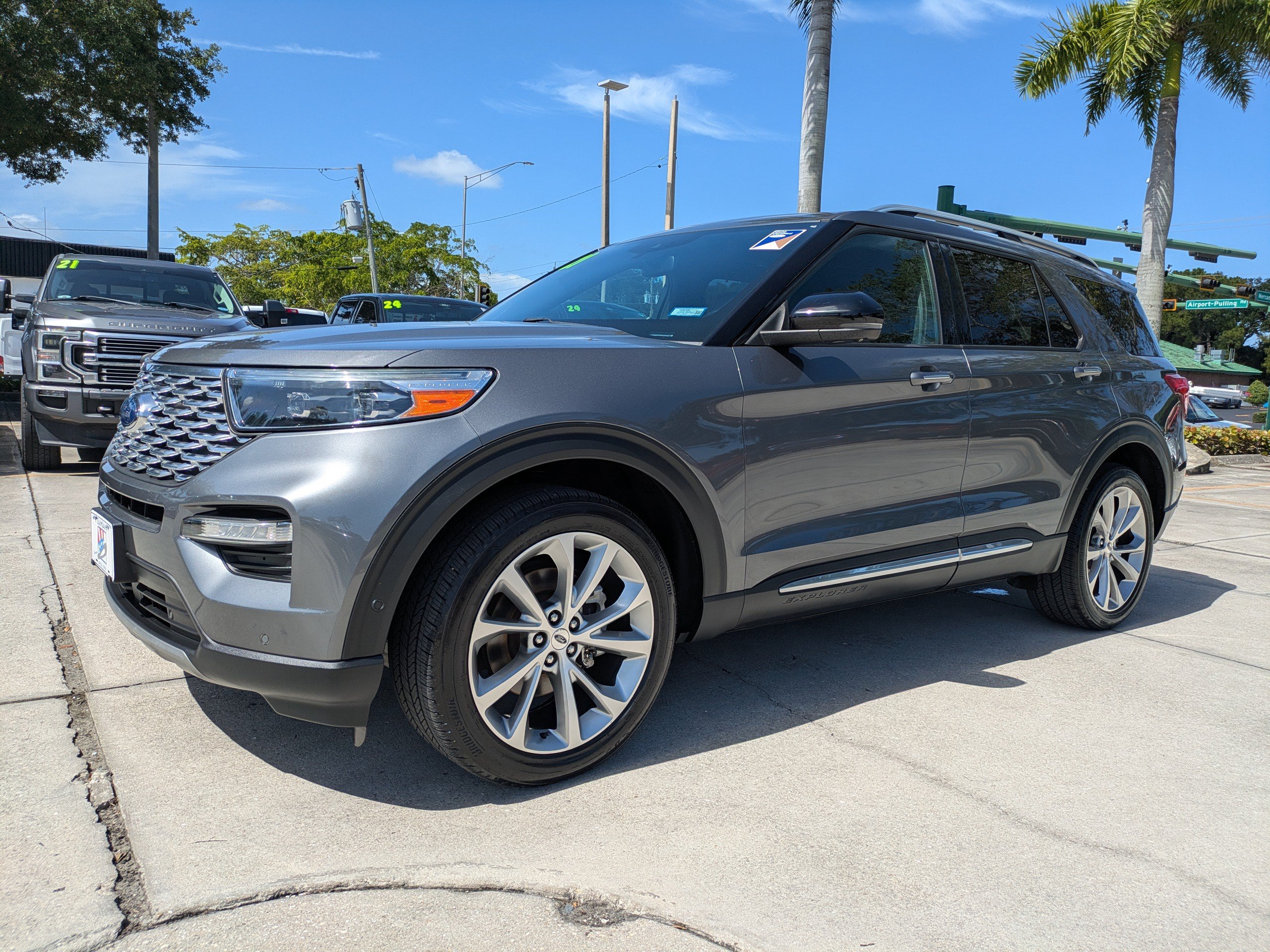 Certified 2021 Ford Explorer Platinum w/ Equipment Group 601A AWD/4WD image 7