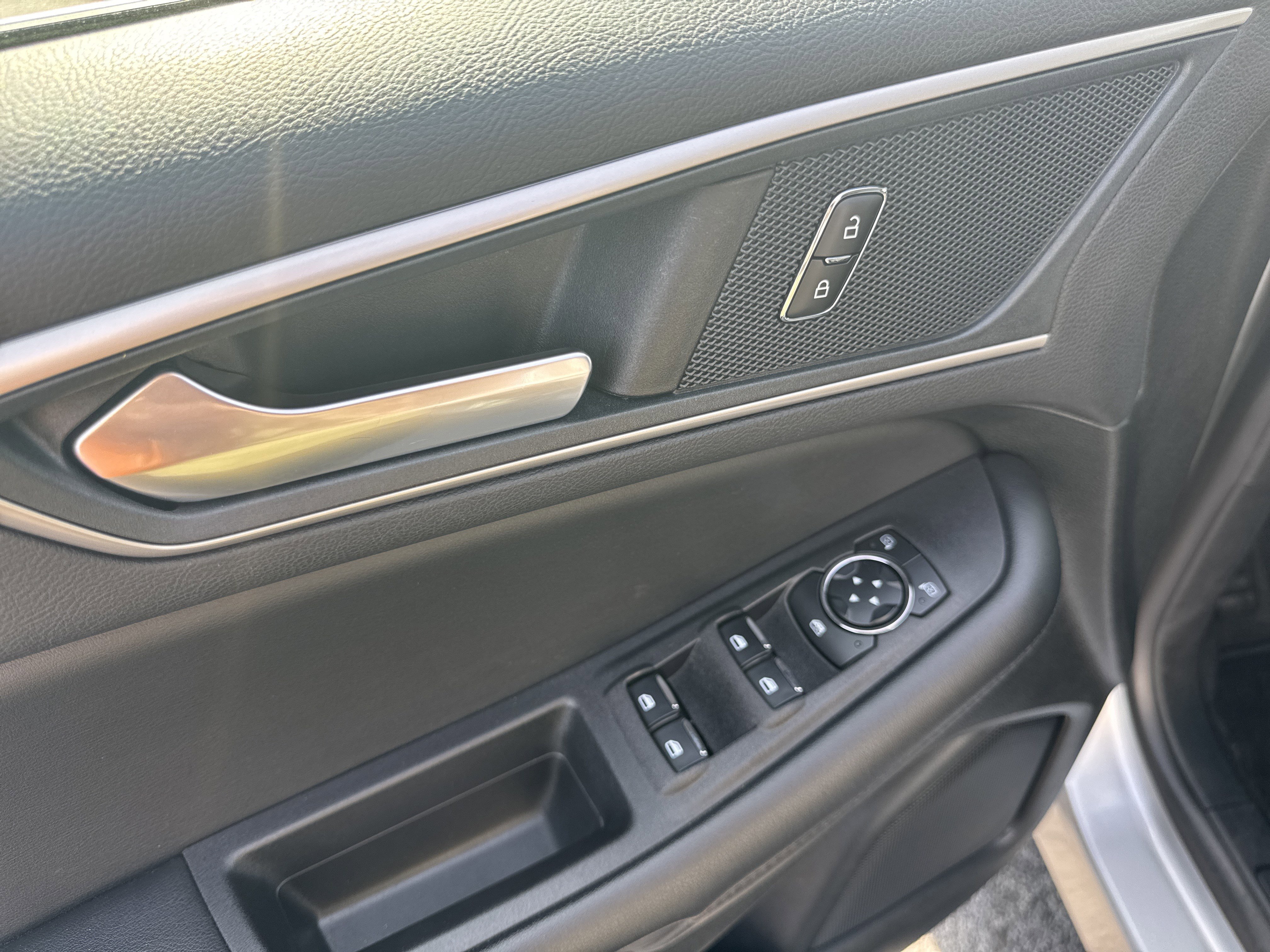 Certified 2024 Ford Edge SEL image 12