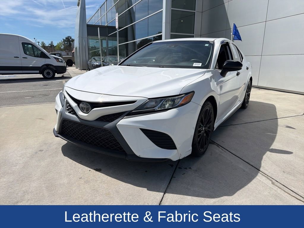Used 2018 Toyota Camry SE image 5