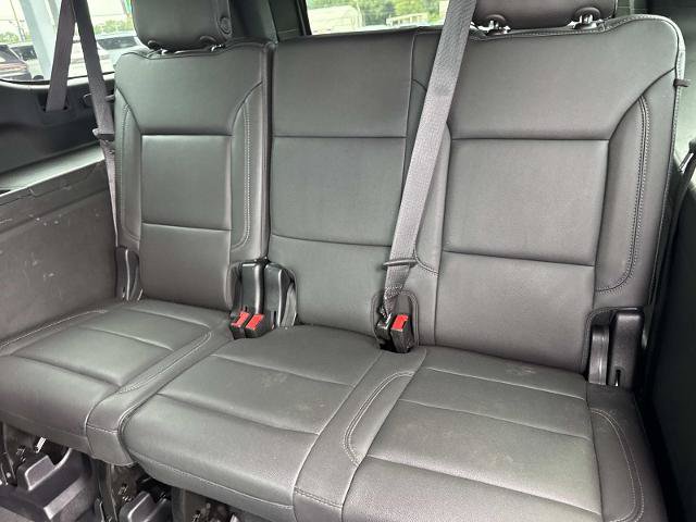 Used 2022 Chevrolet Suburban Z71 w/ Luxury Package AWD/4WD image 16