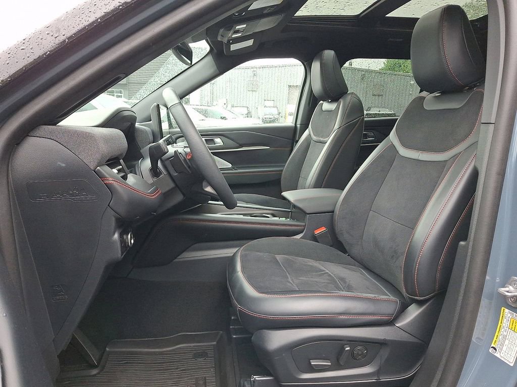 Certified 2025 Ford Explorer ST w/ Sun And Sound Package AWD/4WD image 15