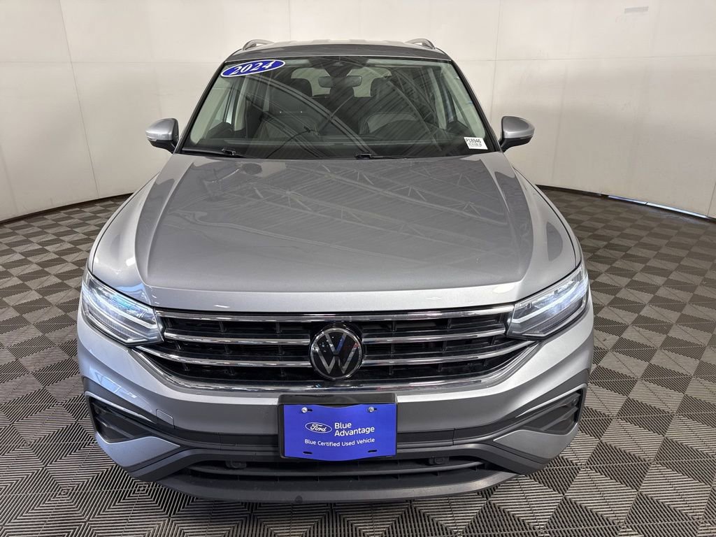 Used 2024 Volkswagen Tiguan SE image 3