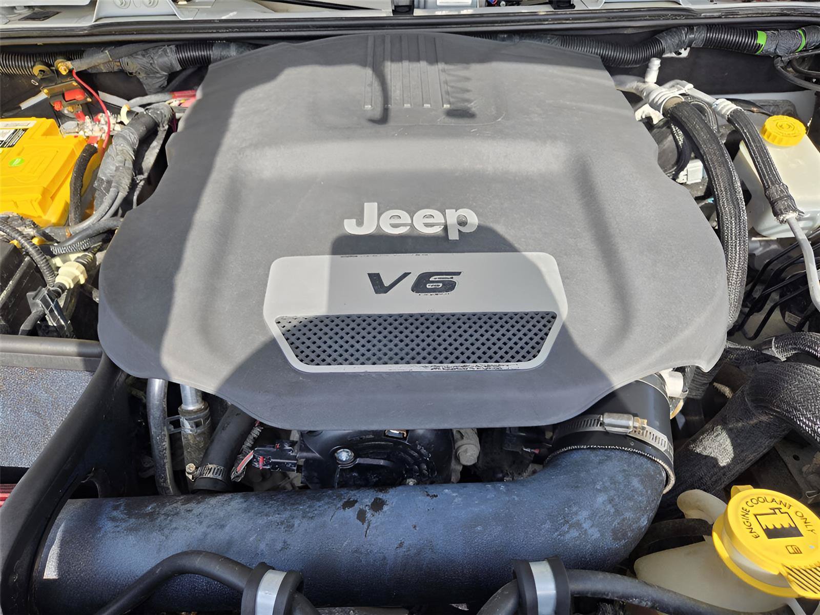 Used 2017 Jeep Wrangler Unlimited Rubicon w/ Connectivity Group AWD/4WD image 30