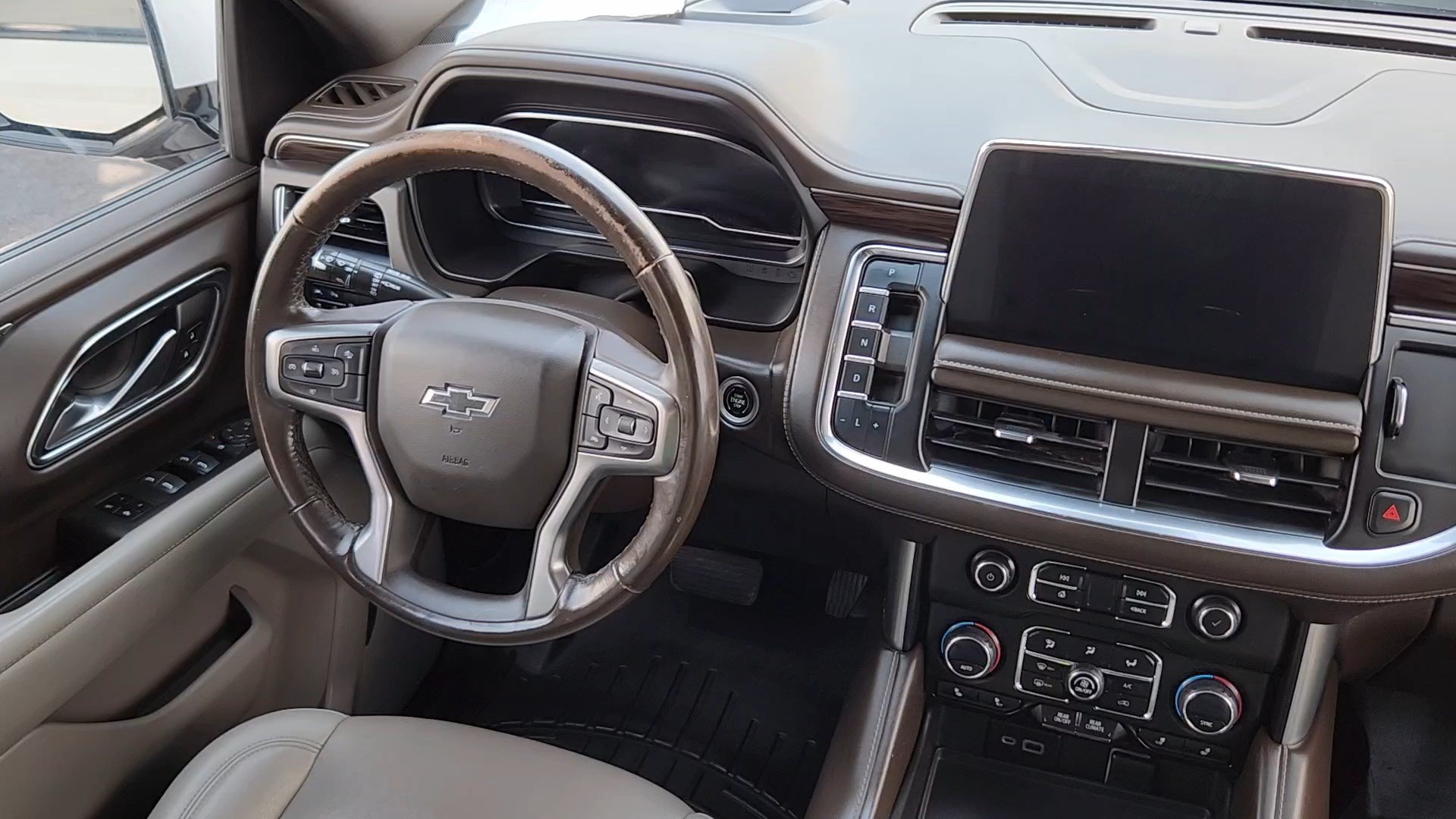 Used 2023 Chevrolet Suburban Z71 AWD/4WD image 5