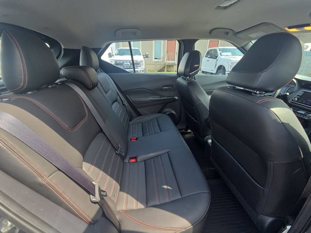 Used 2018 Nissan Kicks SR w/ Premium Package FWD image 18