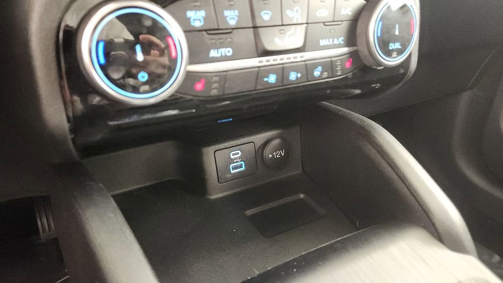 Certified 2022 Ford Escape SEL image 18