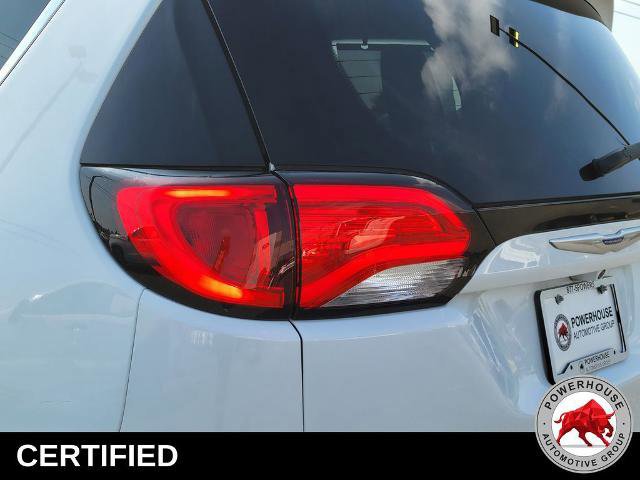 Used 2019 Chrysler Pacifica Touring-L image 12