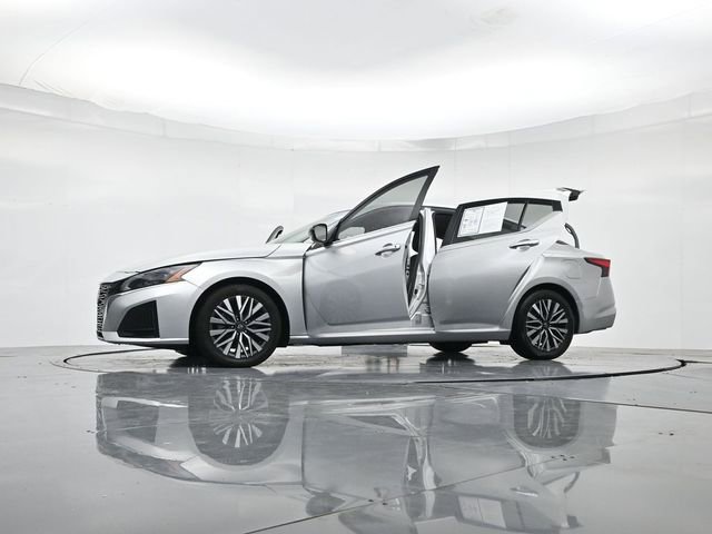 Used 2024 Nissan Altima 2.5 SV image 48