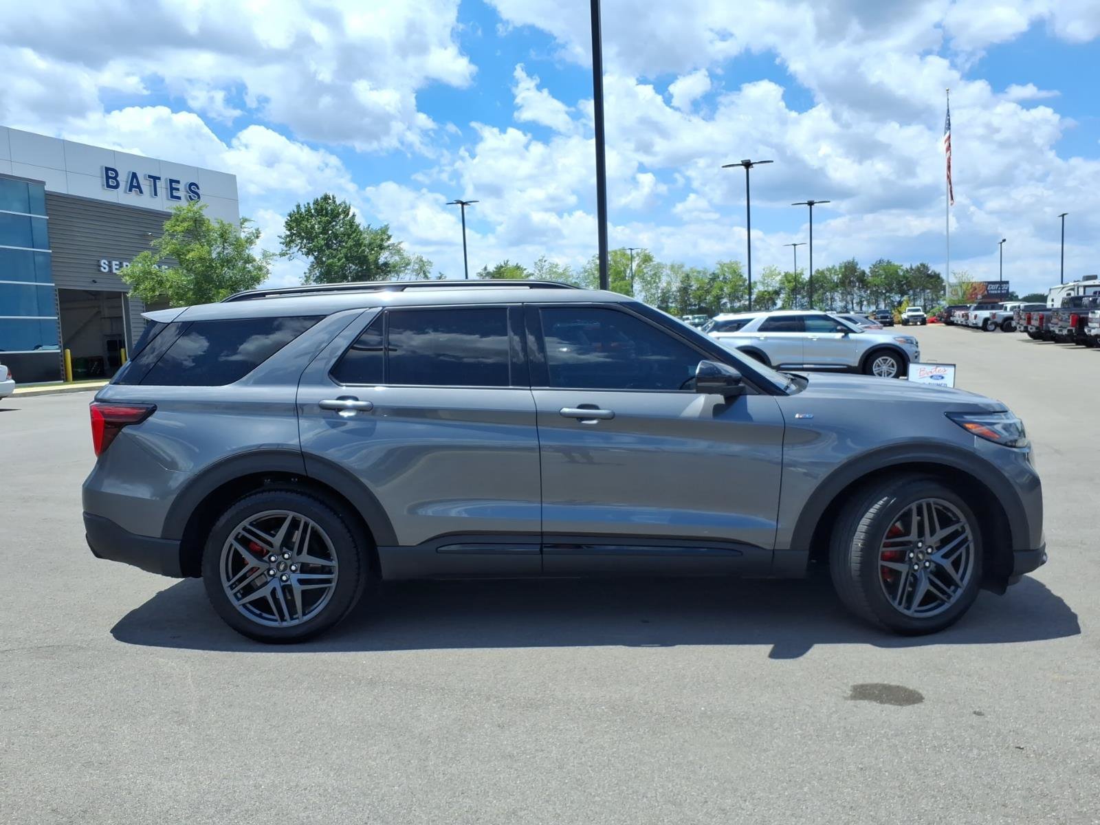 Certified 2025 Ford Explorer ST-Line w/ Premium Package RWD image 2