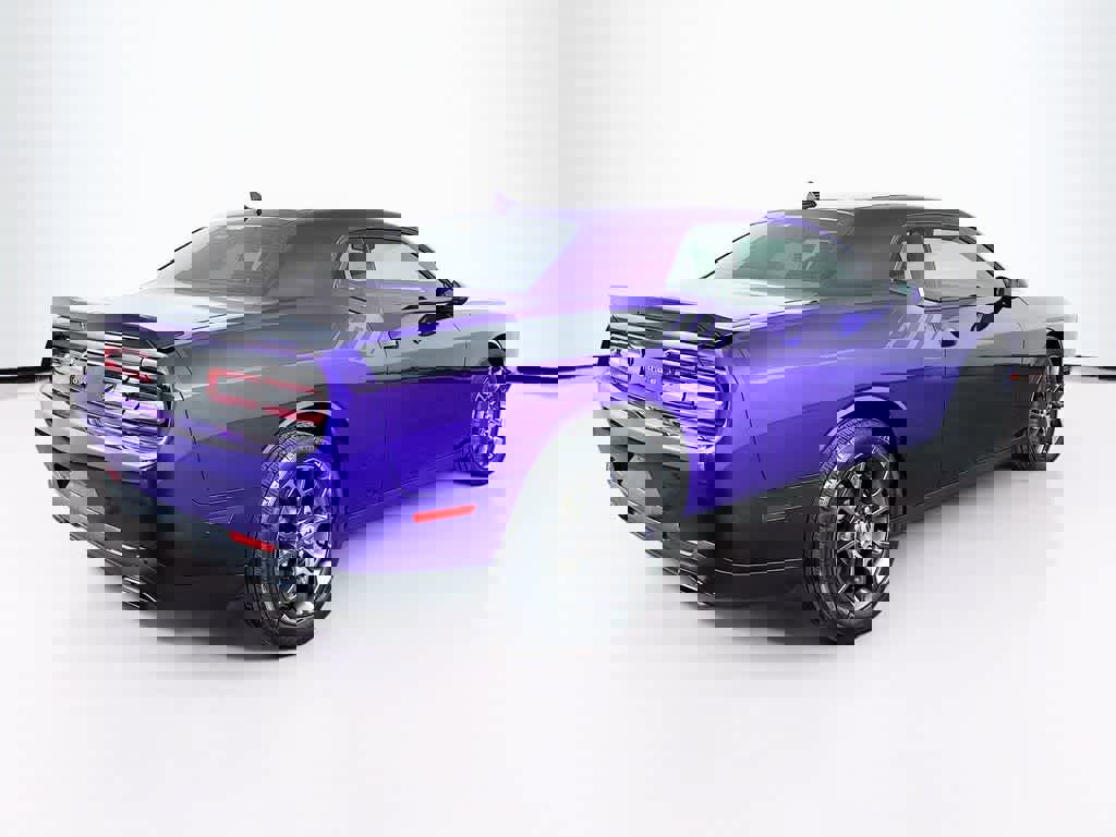 Used 2018 Dodge Challenger GT w/ Driver Convenience Group image 5