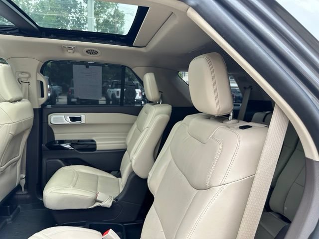 Certified 2021 Ford Explorer Platinum w/ Equipment Group 601A AWD/4WD image 42