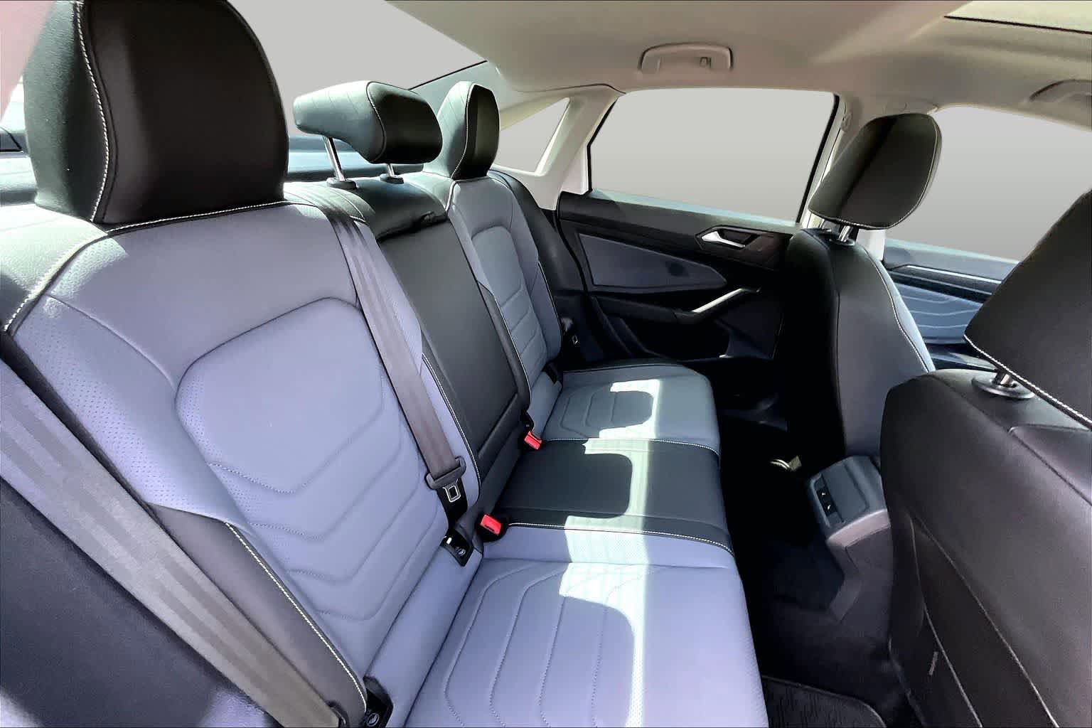 Used 2025 Volkswagen Jetta SEL FWD image 20