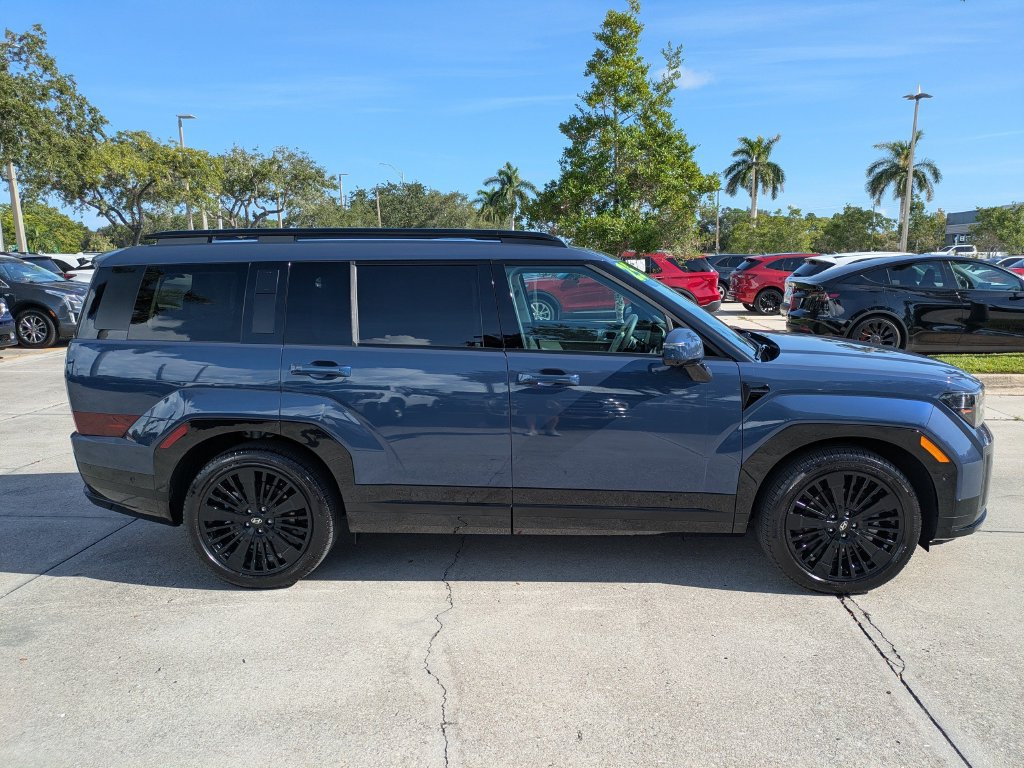 Used 2025 Hyundai Santa Fe Calligraphy AWD/4WD image 3